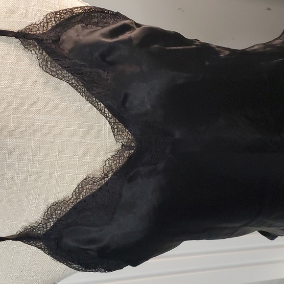 VICTORIA SECRET BLACK CAMISOLE ⚫️ - Picture 2 of 5